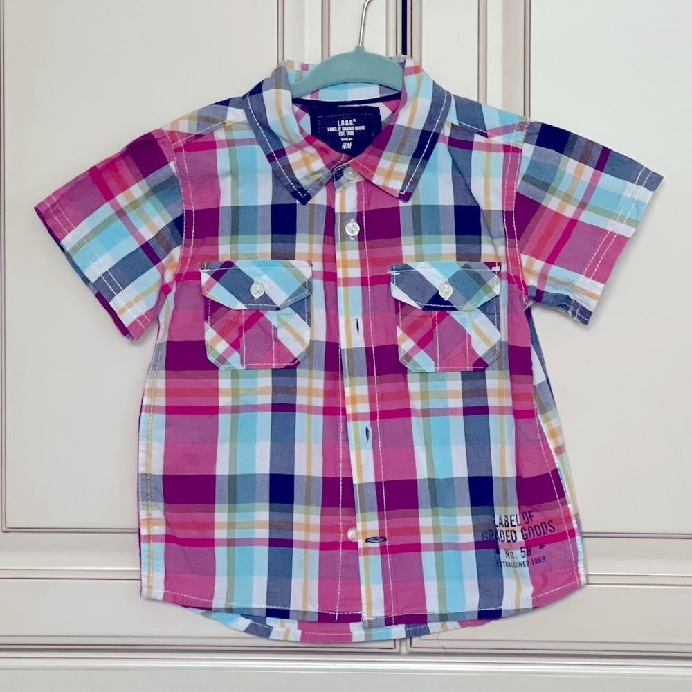 H&M baby boy button down shirt. Size 12/18 M